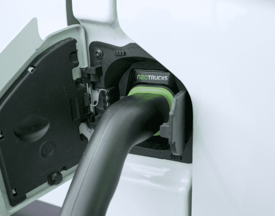 Chargeur embarqué pour véhicule industriel 100% électrique de NEOTRUCKS made in France