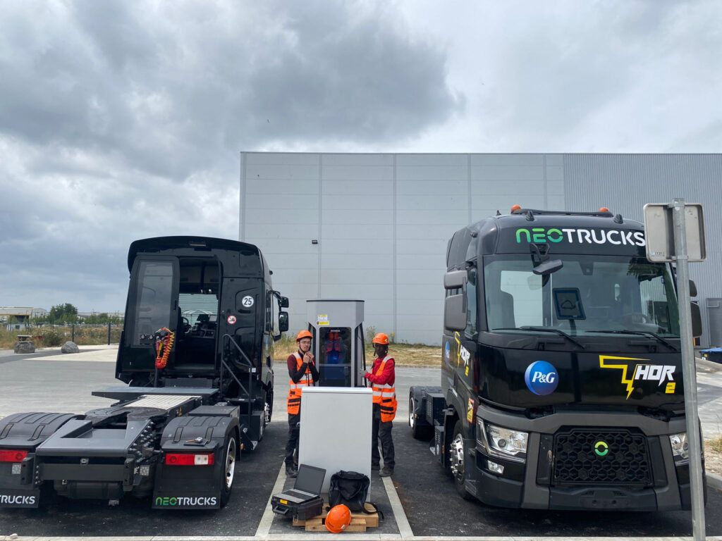 Tracteur de parc 100% électrique ELYT de NEOTRUCKS pour P&G